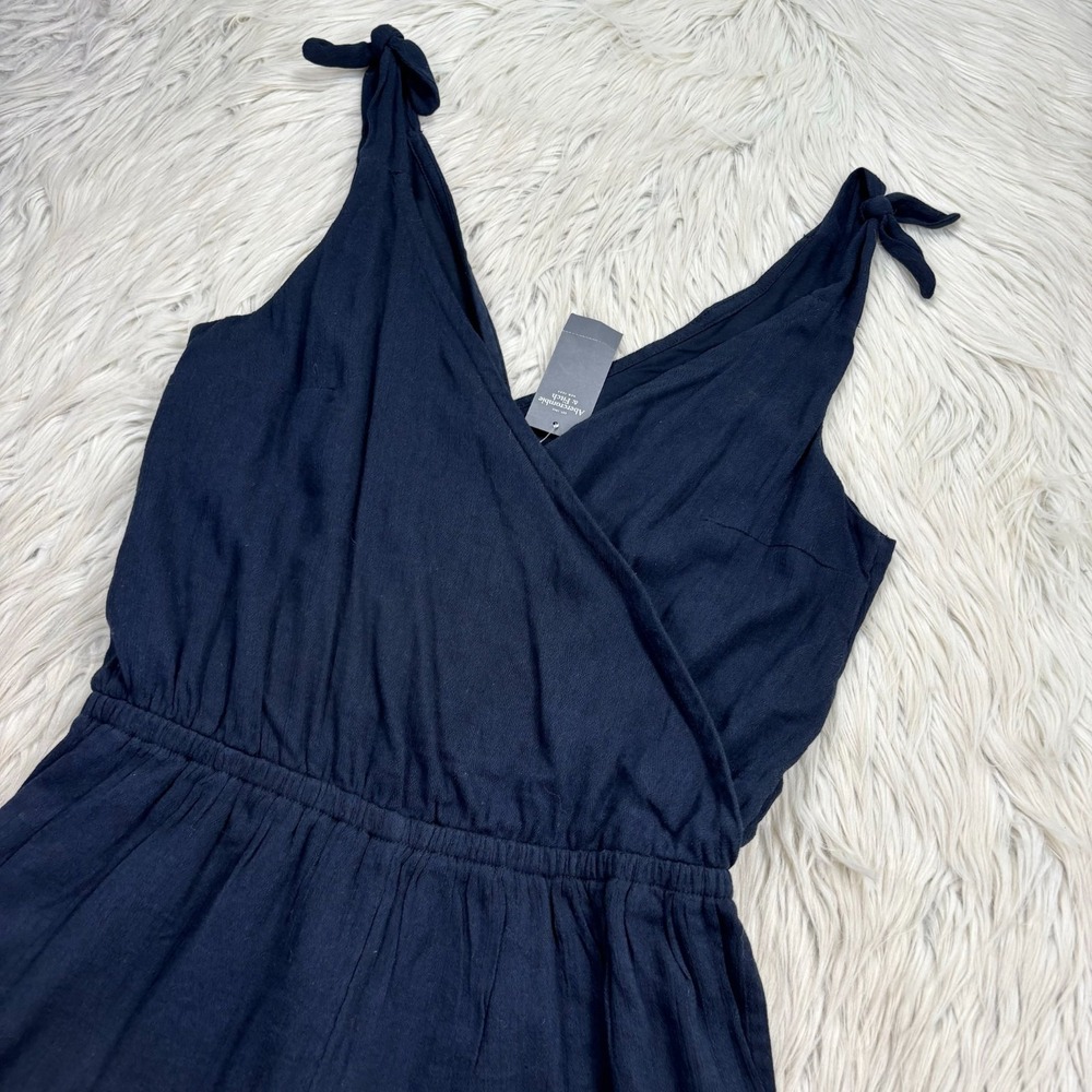 NWT Abercrombie & Fitch Women's MT Black Surplice Tie Strap Romper - Picture 2 of 7